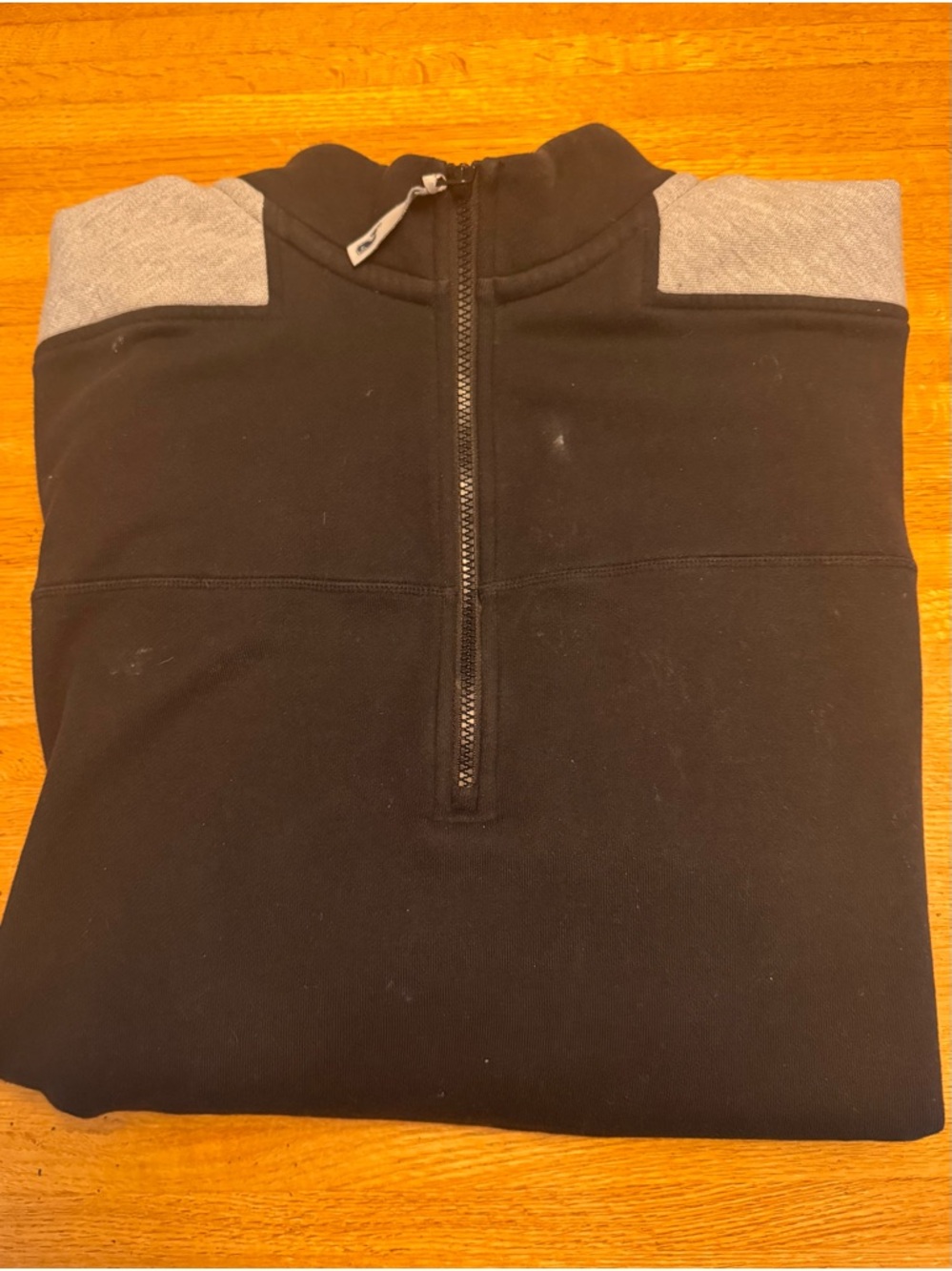 ⬇️⬇️⬇️ PRICE DROP‼️ Vineyard Vines Men's Black Quarter-Zip Sweater